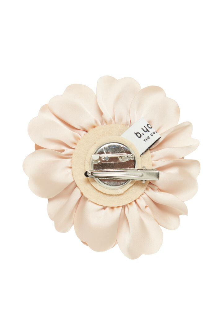 Byoung Dusky Blush Flower Accessory