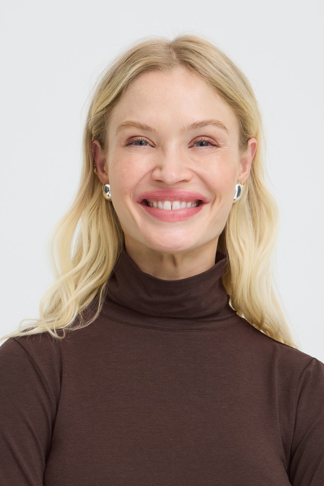 Byoung Chocolate Pamila Roll Neck