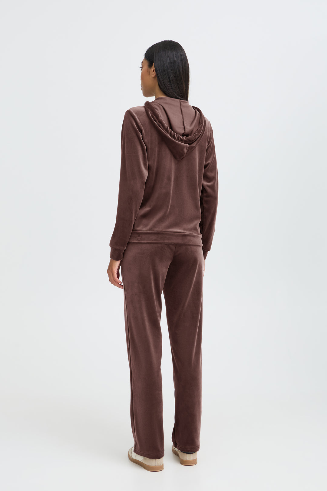 Byoung Chocolate Mitza Velour Set