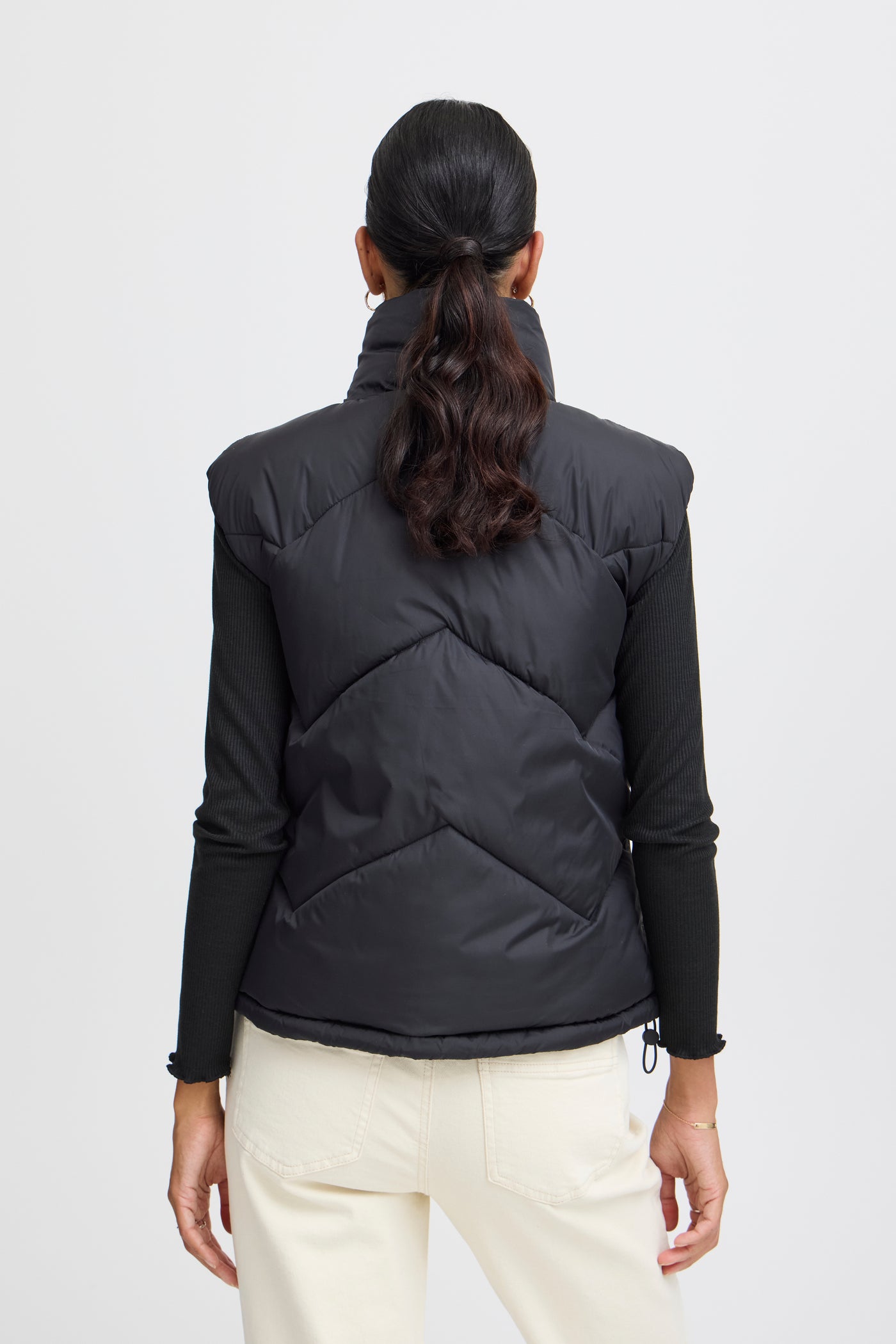 Byoung Black Bomina Short Gilet