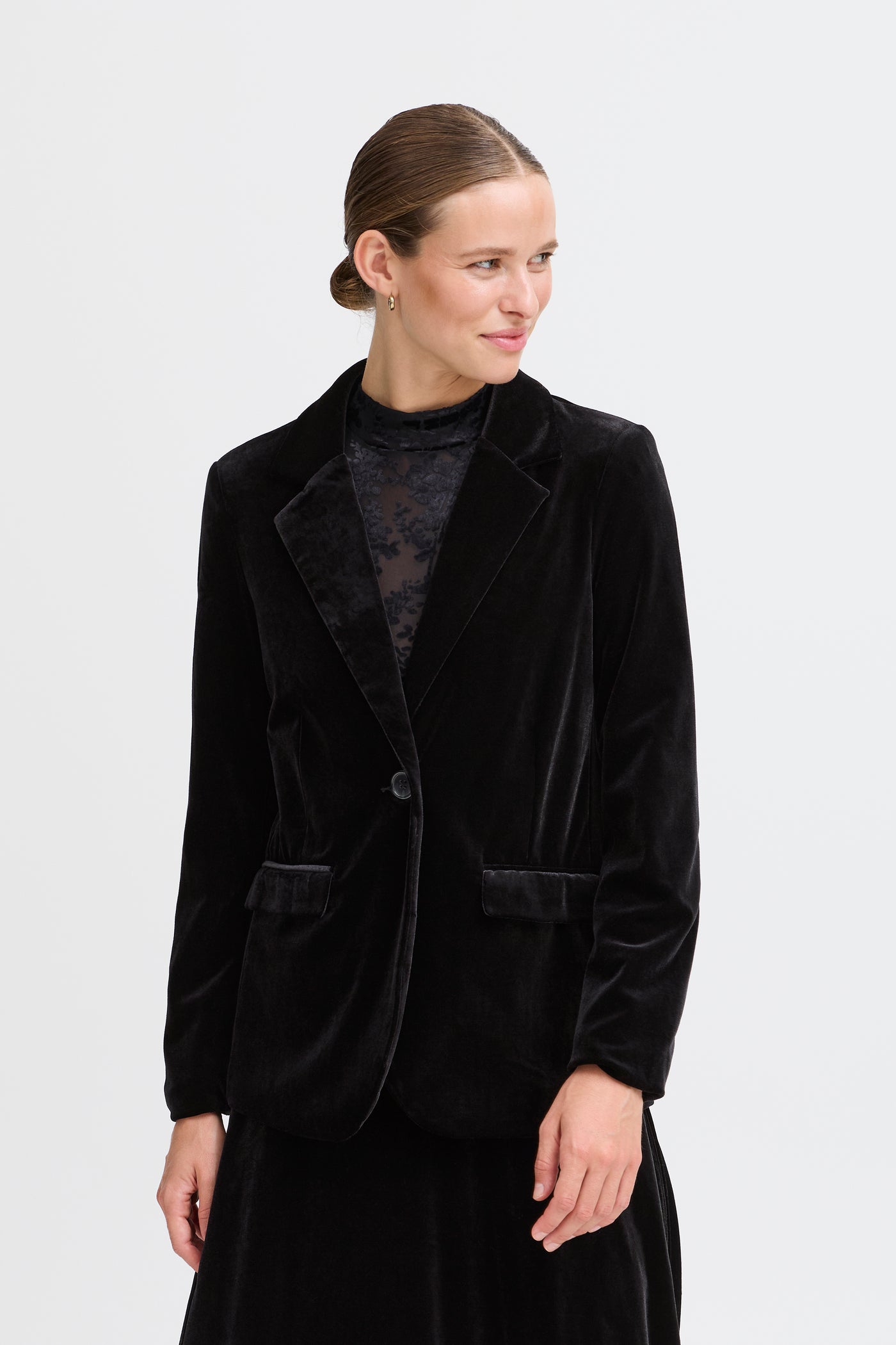 Byoung Black Perlina Velour Blazer