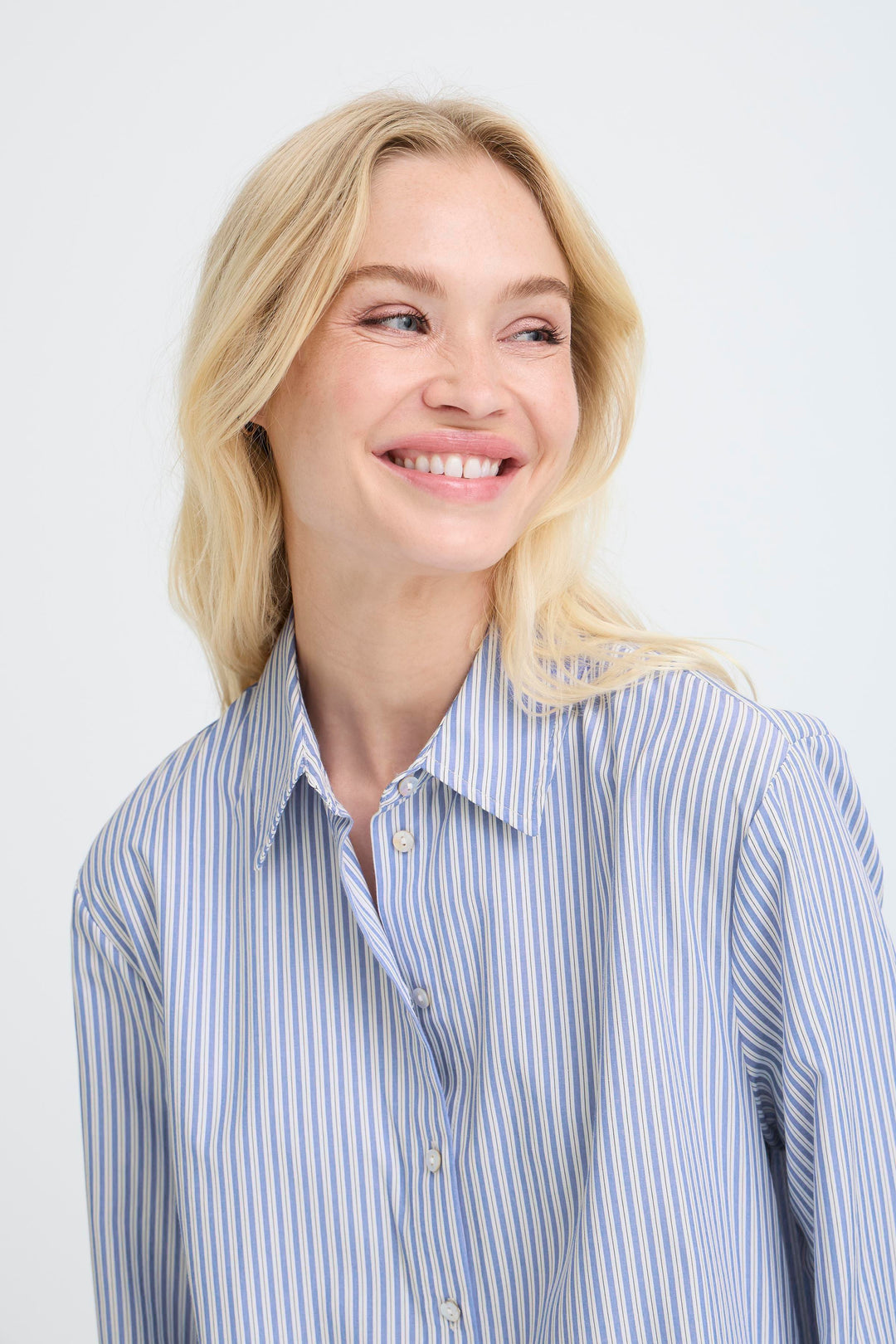 Byoung Blue Stripe Hannio Shirt