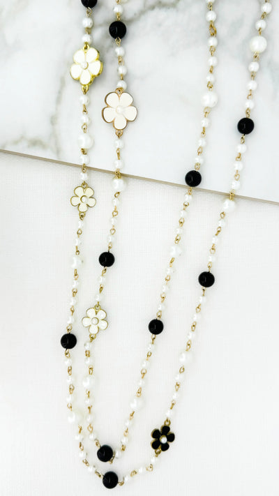 Monochrome Flower & Pearl Necklace