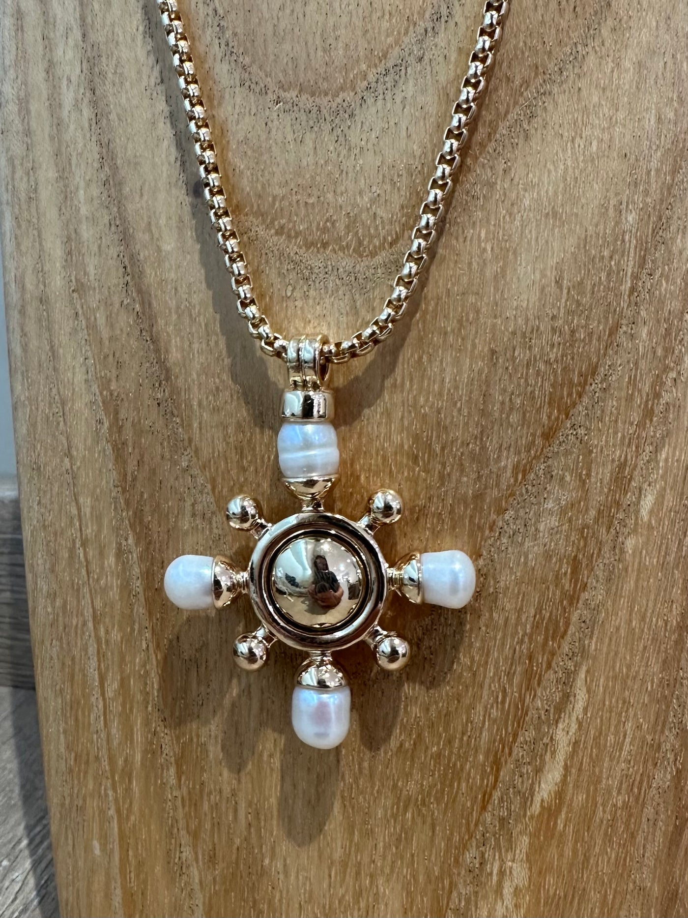 Gold & Pearl Necklace