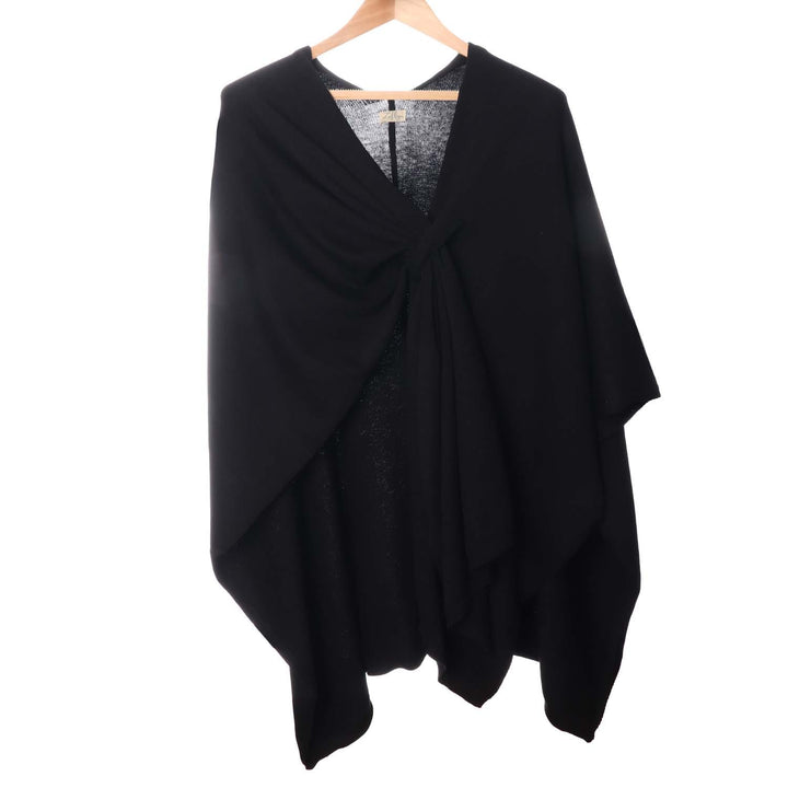 Zelly Black Pull-Through Poncho