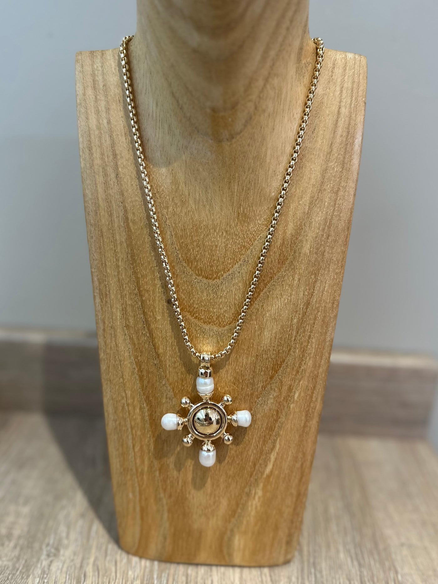 Gold & Pearl Necklace