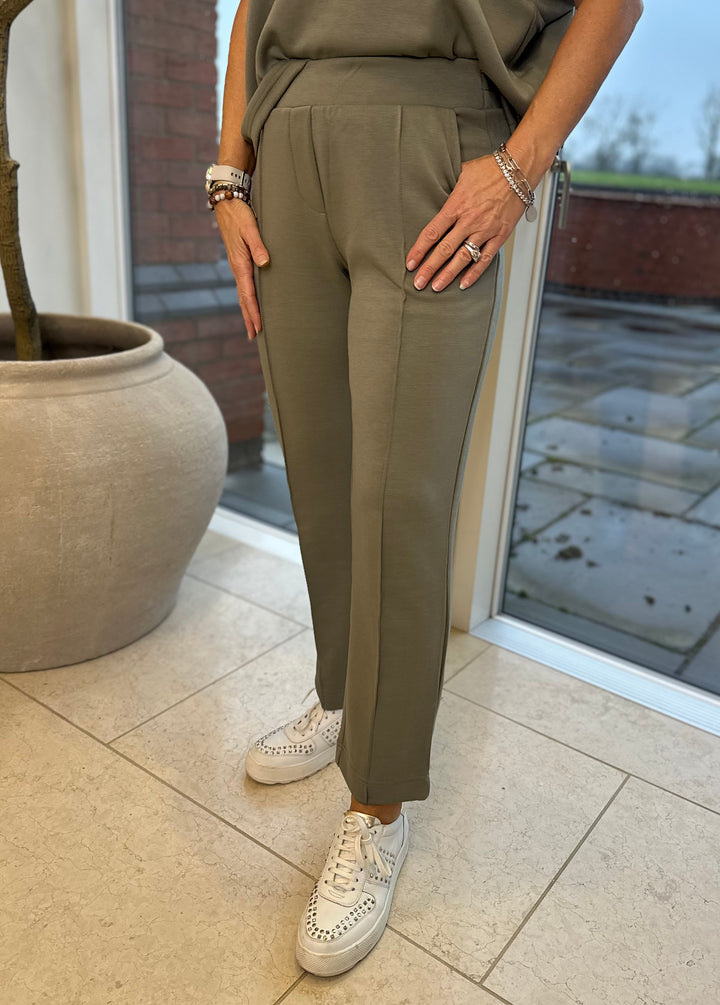 Byoung Khaki Pusti 7/8 Pants