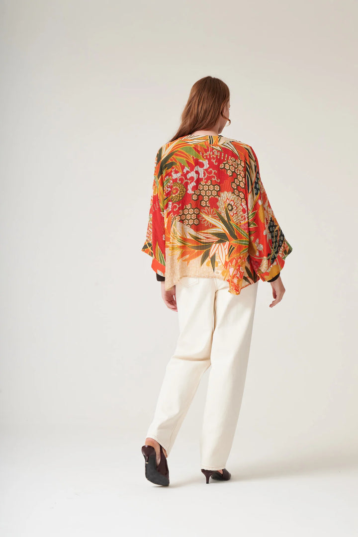 Fans Scarlet Kimono
