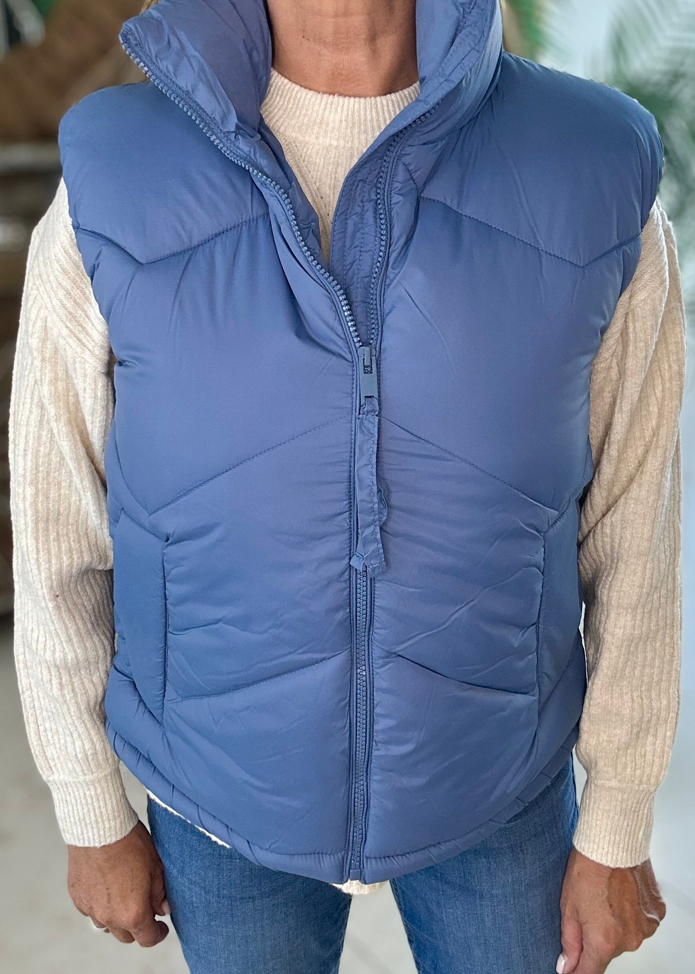 Byoung Blue Bomina Short Gilet