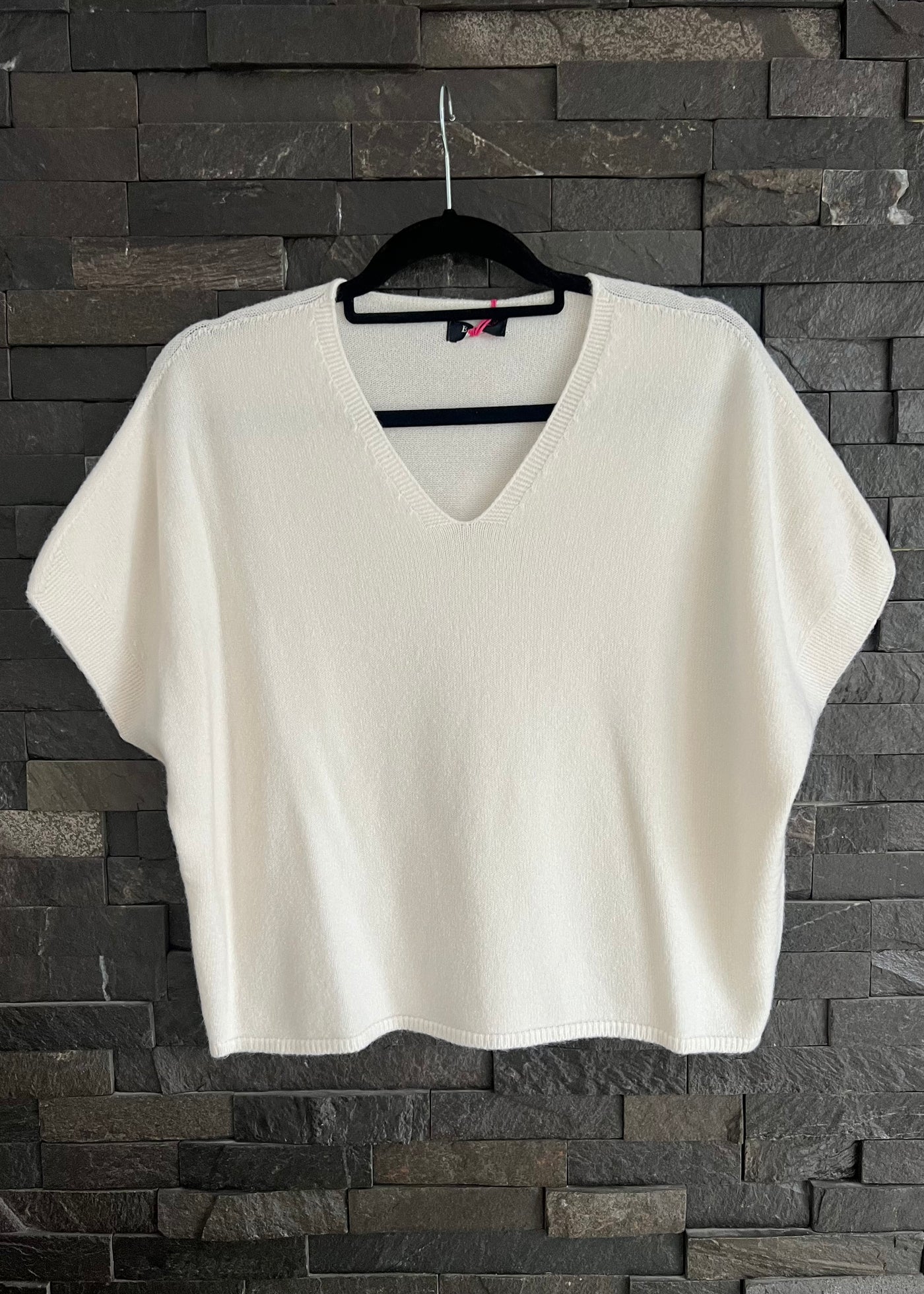 Off White Short Sleeve V Neck Jumper