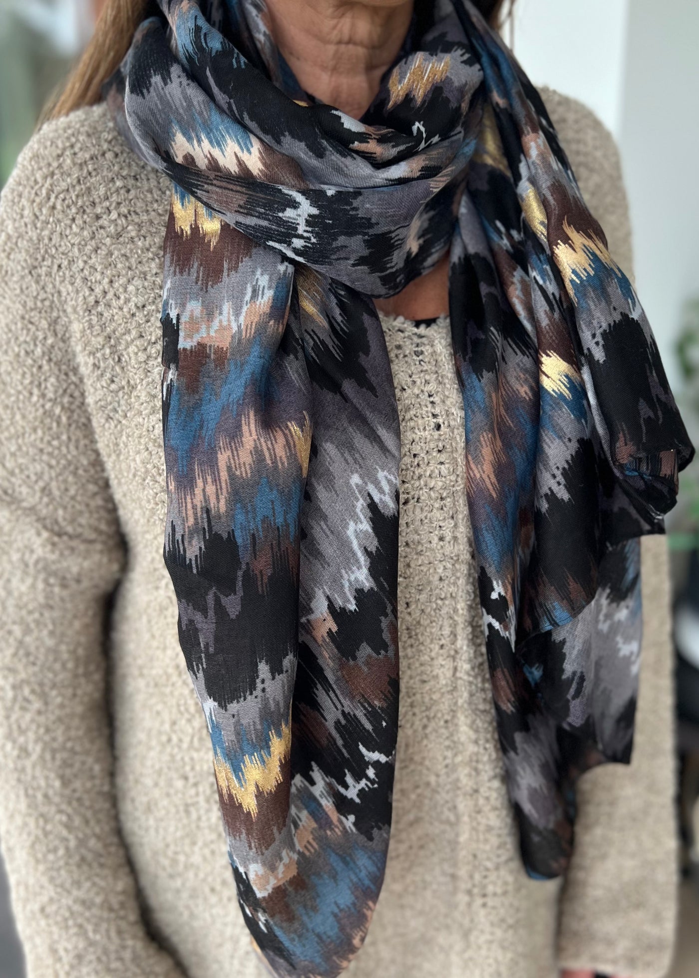 Black & Gold Ziggy Scarf