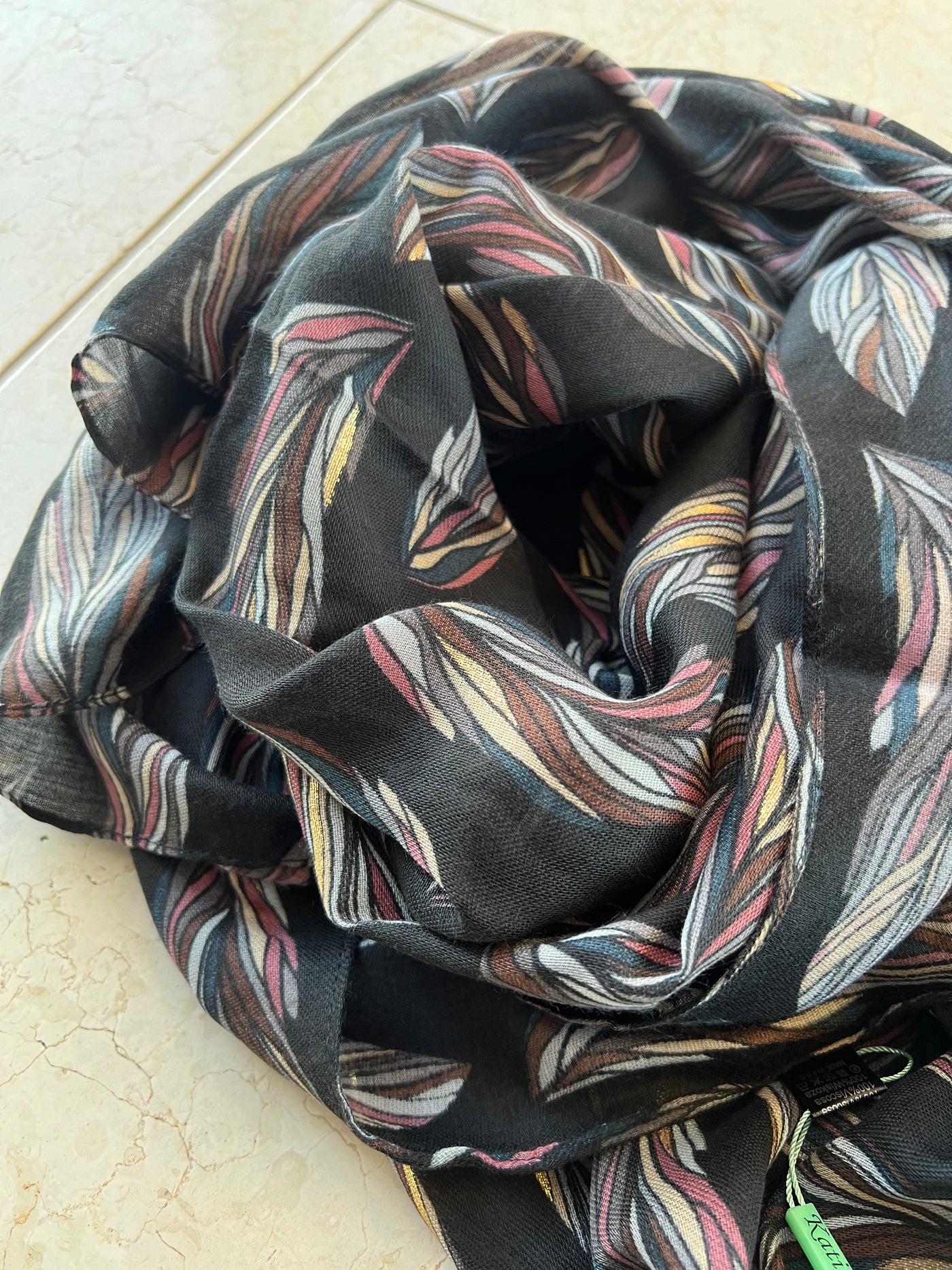 Black Feathers Scarf