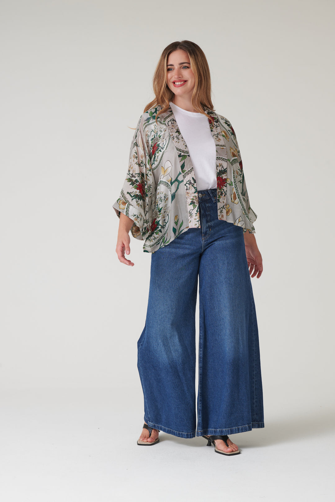 Magnolia Plates Putty Kimono