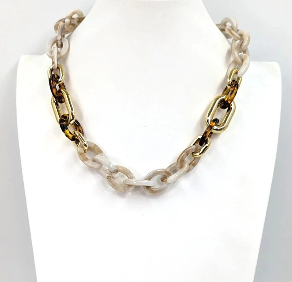 Resin Tortoise & Beige Chain Necklace